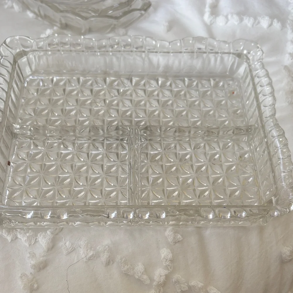 Glass crudités dish compartment